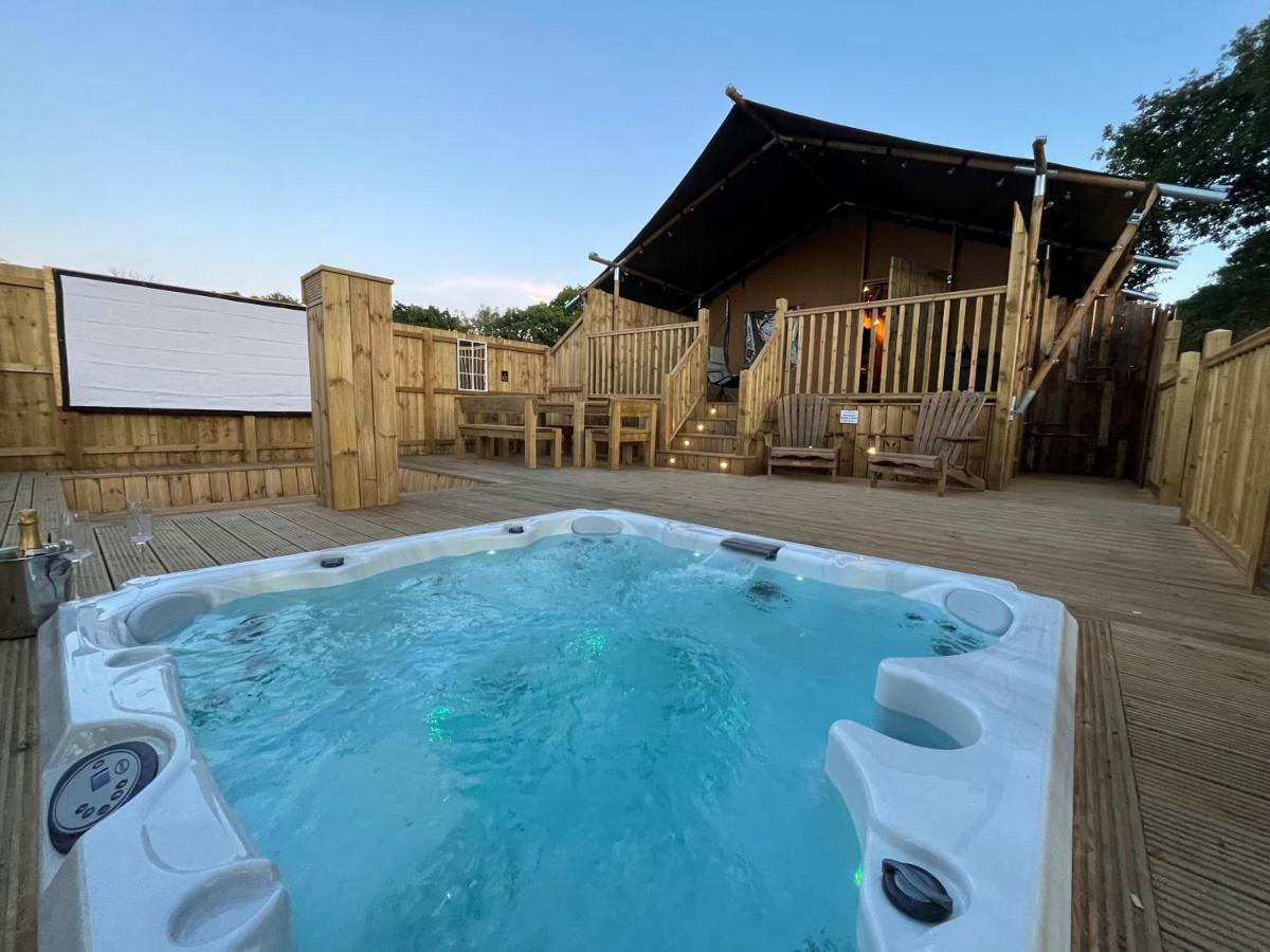 Aladdin Safari Tent Тенбі Екстер'єр фото