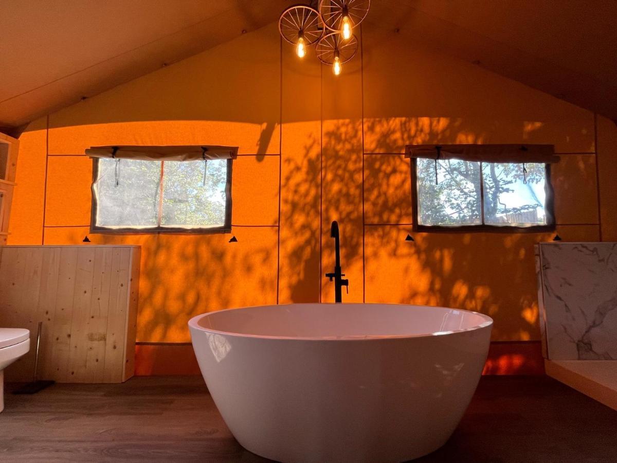 Aladdin Safari Tent Тенбі Екстер'єр фото
